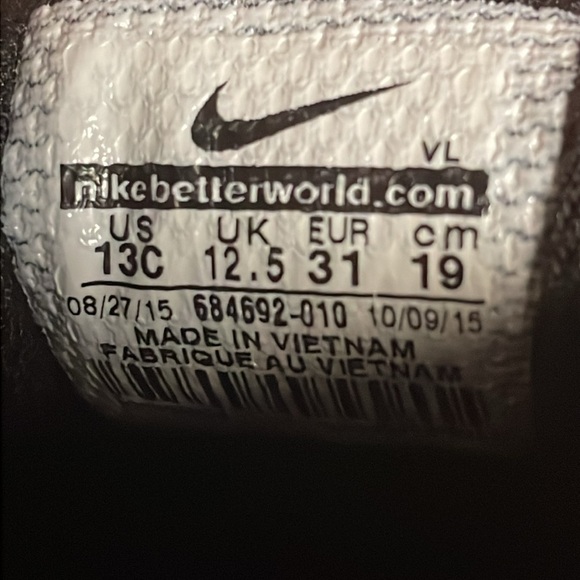 Nike Vapor Baseball Soccer football shoes / cleats and shin guards size 13c kids - Picture 6 of 11